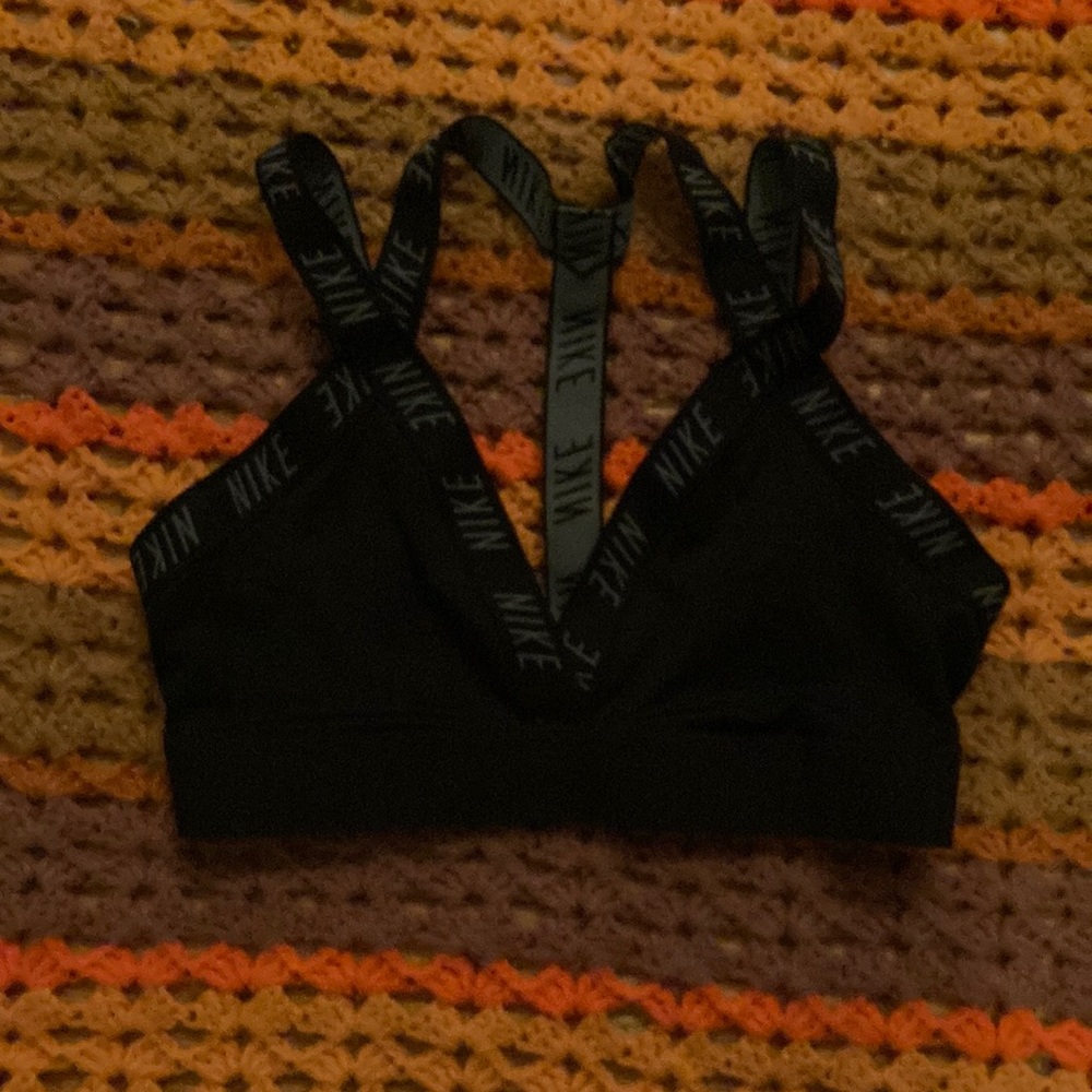 Nike sports bra, strappy, branded, fitness!